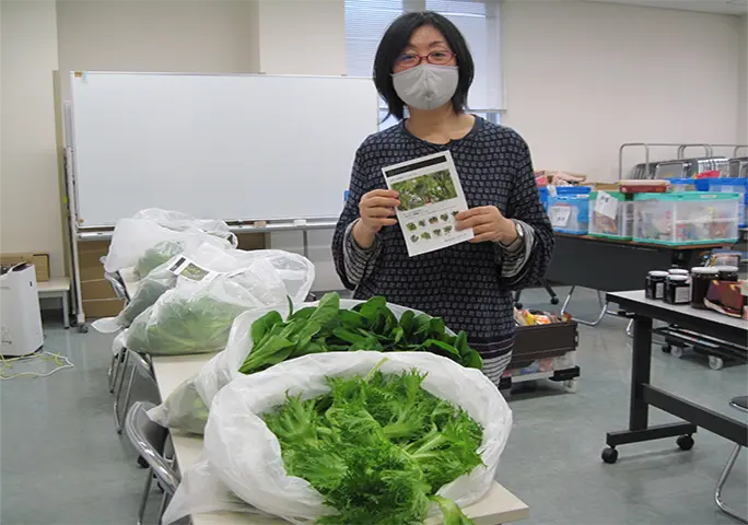 Supplying vegetables to a community children's cafeteria (in Toyonaka City) 